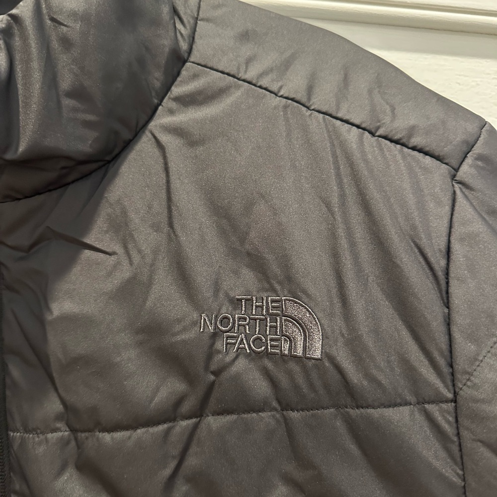 The North Face Men's Black Puffer Jacket - Picture 3 of 4